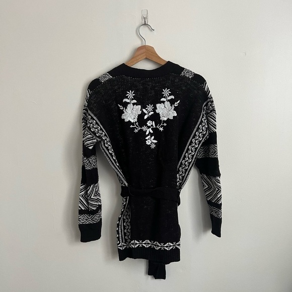 Lucky Brand Black & White Embroidered Floral Cardigan Sweater - Picture 4 of 5
